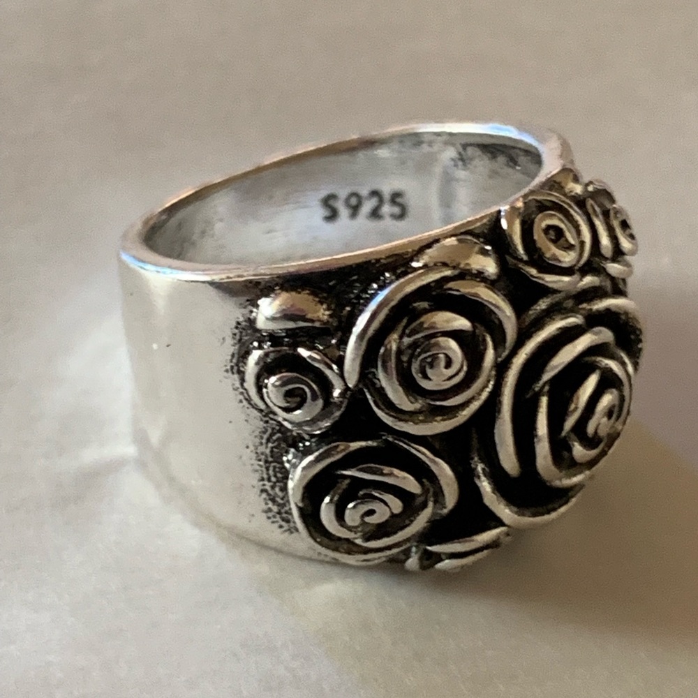 STERLING SILVER FLORAL RING - Picture 6 of 9